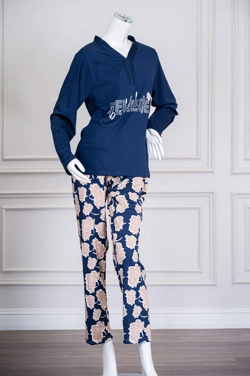 بيجاما-نسائية-قطعتين-لون-كحلي-برسومات-و-كتابات-من-الأمام-