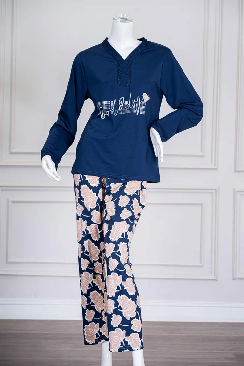 بيجاما-نسائية-قطعتين-لون-كحلي-برسومات-و-كتابات-من-الأمام-