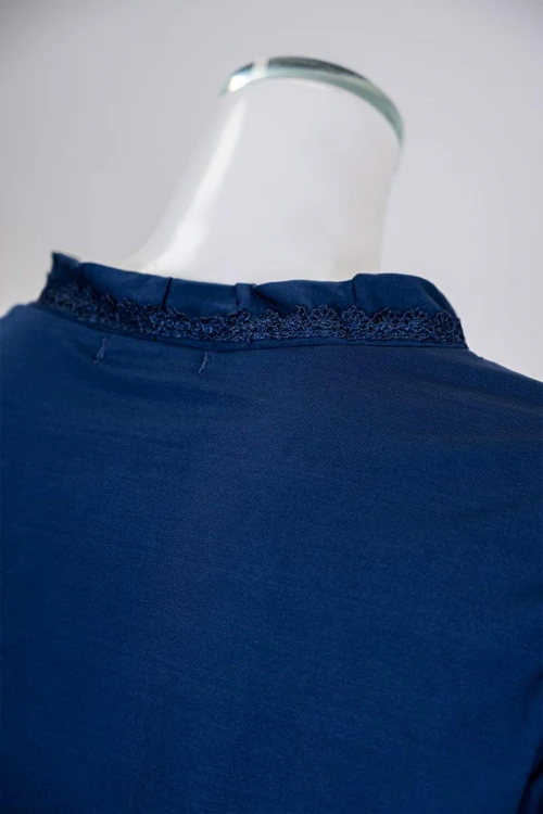 بيجاما-نسائية-قطعتين-لون-كحلي-برسومات-و-كتابات-من-الأمام-