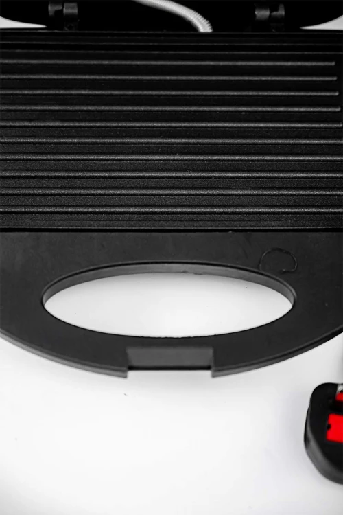 سخان ساندويتشات كهربائي لون أسود مكون من ألواح مسطرة غير لاصقة بقوة 750 واط