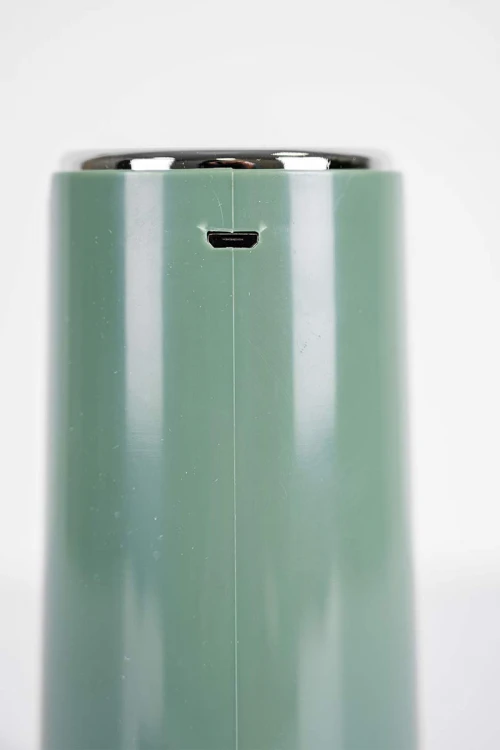 موزع ماء لون تفاحي يعمل بالشحن USB