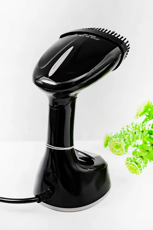 مكواة ملابس بخار يدوية لون أسود بقوة 1470 واط