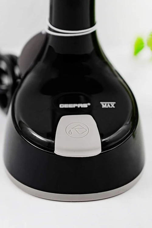 مكواة ملابس بخار يدوية لون أسود بقوة 1470 واط