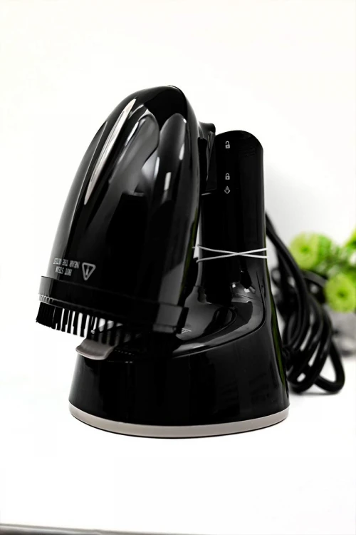 مكواة ملابس بخار يدوية لون أسود بقوة 1470 واط