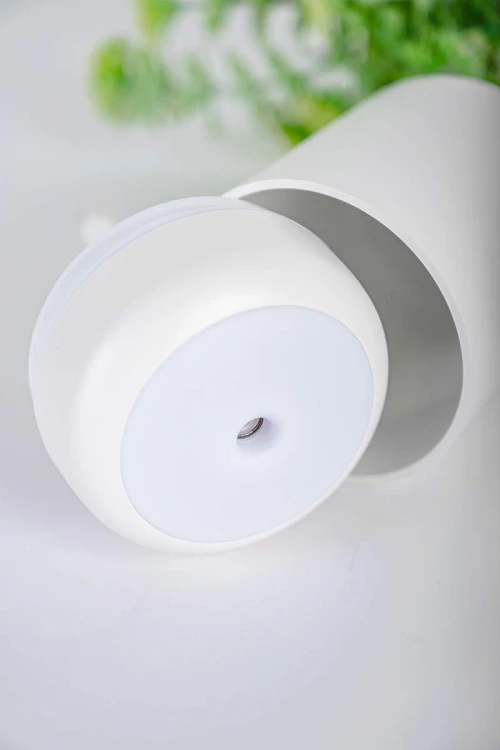 فواحة ملطف هواء لون أبيض يعمل عبر منفذ USB