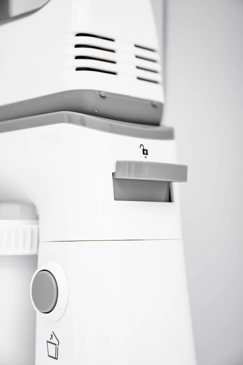 خلاط يدوي من كيون بوعاء دوار سعة 3.5 لتر و بقوة 300 واط يتضمن مضارب مختلفة