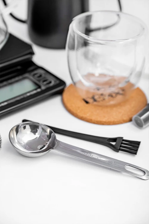 شنطة قهوة لون أسود لتحضير قهوة مقطرة v60 من 15 قطعة متكاملة