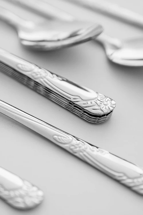ملاعق أكل ستيل مزينة بزخرفة في المقبض 12 حبة