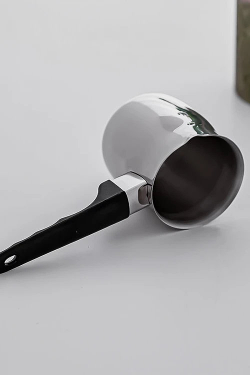 إبريق قهوة ستيل صغير لون فضي و أسود