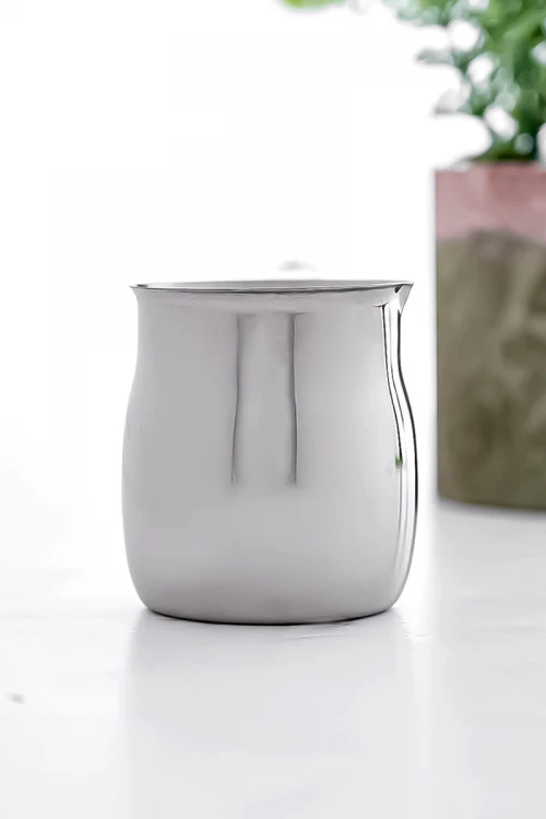 إبريق قهوة ستيل صغير لون فضي و أسود