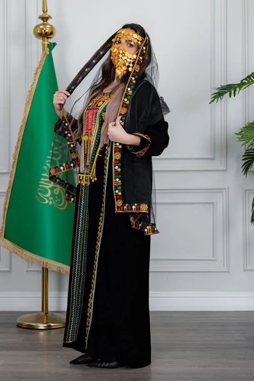 جلابية نسائي عسيري لون أسود بتطريز تراثي ملون من الأمام ياقة دائرية و أكمام طويلة