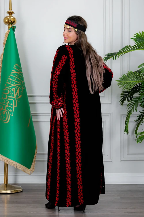 جلابية نسائي شمالي لون أسود بتطريز تراثي أحمر ياقة دائرية و أكمام طويلة