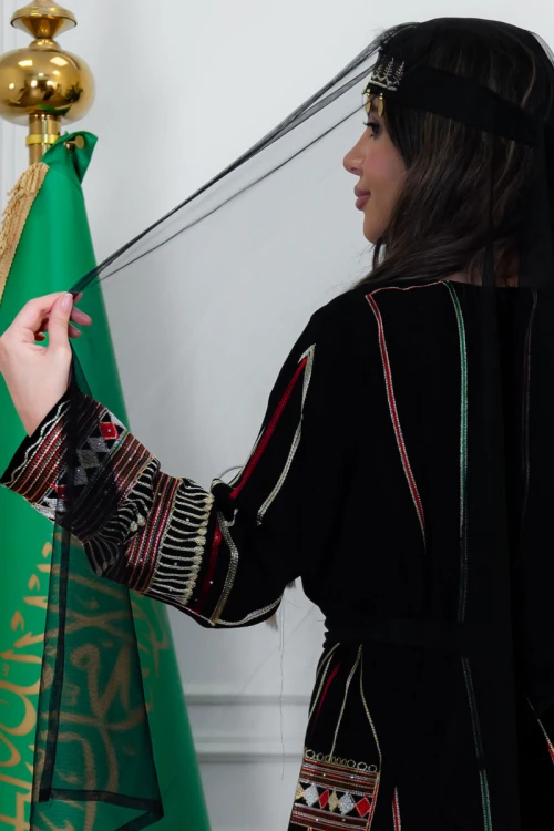 طرحة شيفون سادة لون أسود