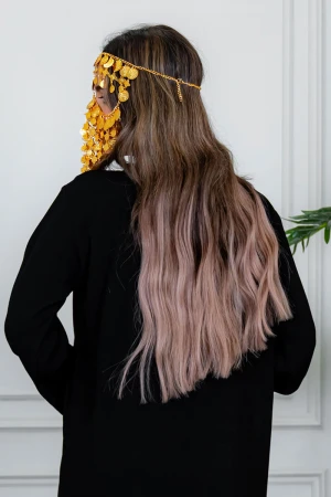 برقع نسائي لون ذهبي بجنيهات ليوم التأسيس