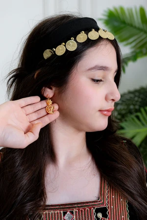 حلق أذن تراثي لون ذهبي 