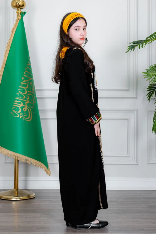 منديل جنوبي عسيري لون أصفر مزخرف باللون الأحمر