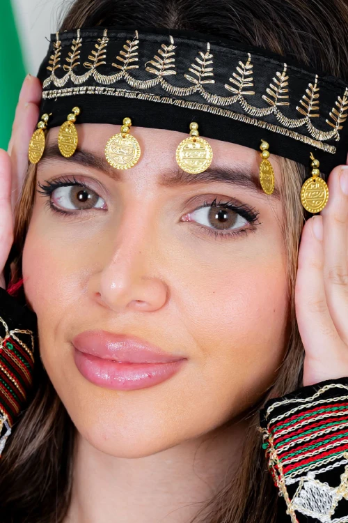 طوق شعر تراثي لون أسود مطرز باللون البيج و مزين بجنيهات ذهبية