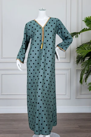 جلابية نسائية متعددة الألوان منقطة باللون الأسود مزينة بكلفة في الياقة و الأكمام