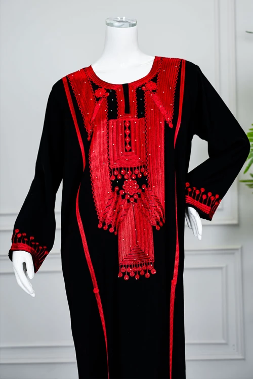 جلابية نسائي شمالي لون أسود بتطريز تراثي أحمر ياقة دائرية و أكمام طويلة