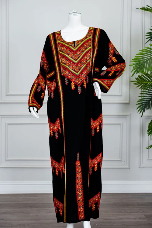 جلابية نسائي عسيري لون أسود بتطريز تراثي ملون ياقة دائرية و أكمام طويلة