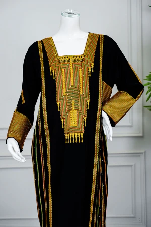 جلابية نسائي عسيري لون أسود بتطريز تراثي ملون ياقة مربعة و أكمام طويلة