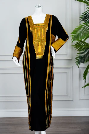 جلابية نسائي عسيري لون أسود بتطريز تراثي ملون ياقة مربعة و أكمام طويلة