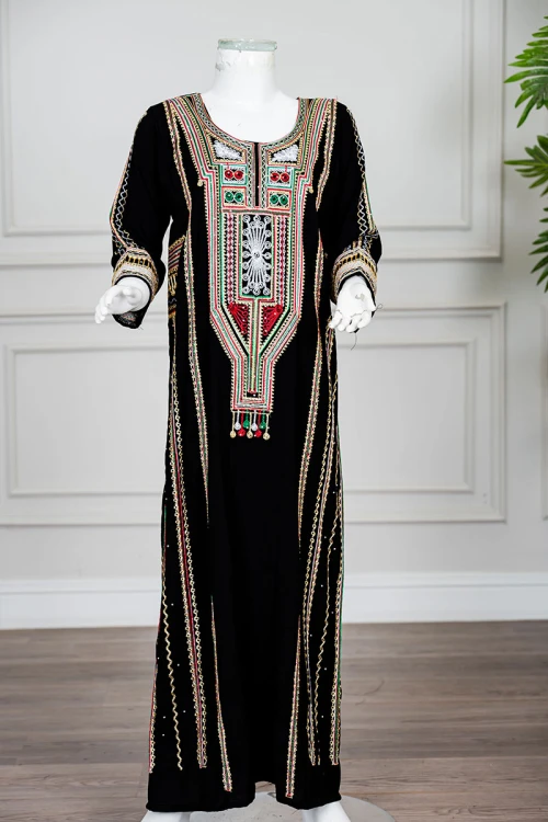 جلابية نسائي عسيري لون أسود بتطريز تراثي ملون ياقة دائرية و أكمام طويلة