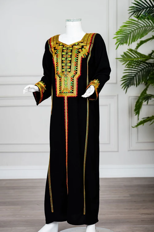 جلابية بناتي عسيري لون أسود بتطريز تراثي ملون ياقة مربعة بقصة سبعة و أكمام طويلة