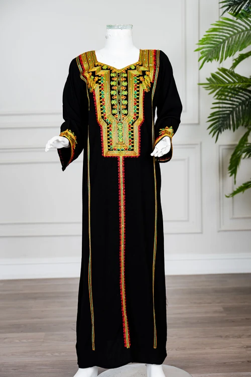 جلابية بناتي عسيري لون أسود بتطريز تراثي ملون ياقة مربعة بقصة سبعة و أكمام طويلة