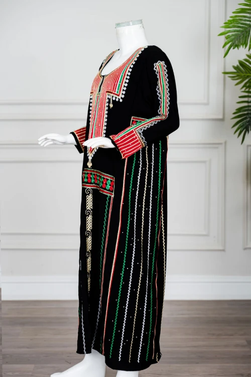 جلابية بناتي عسيري لون أسود بتطريز تراثي ملون ياقة دائرية و أكمام طويلة
