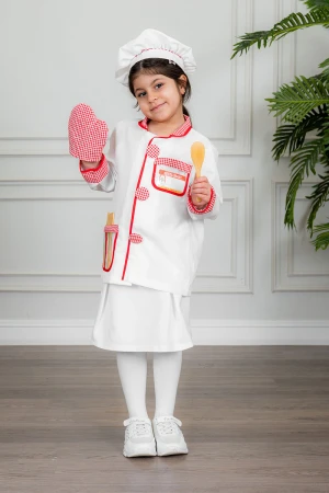 زي تنكري بمهنة الطباخ لون أبيض و أحمر بلوزة بياقة مطوية و بأزرار و جيوب من الأمام و تنورة قصيرة مع قبعة و أدوات الطبخ 