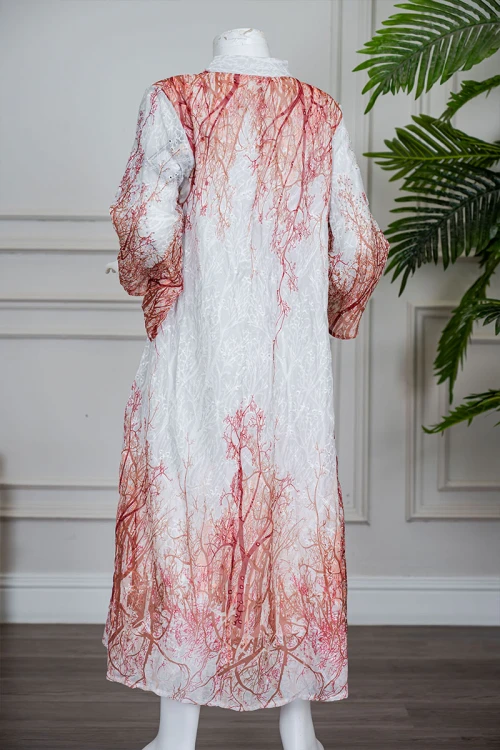 جلابية بناتي متعددة الألوان مزينة بزخارف ملونة و بفصوص ياقة عالية بقصة سبعة و بأكمام طويلة