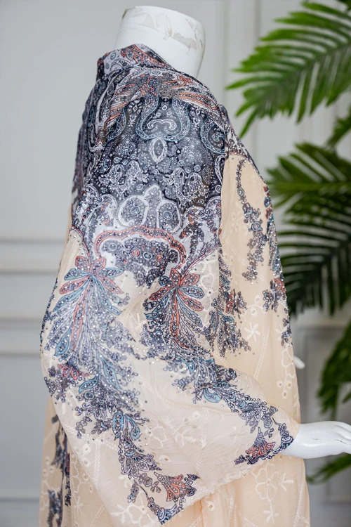 جلابية بناتي متعددة الألوان مزينة بزخارف ملونة و بفصوص ياقة عالية بقصة سبعة و بأكمام طويلة