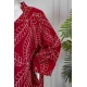 جلابية نسائي لون أحمر مزينة بزخارف باللون البيج ياقة عالية بقصة سبعة و أكمام طويلة