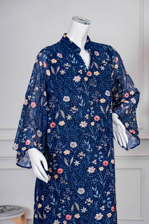 جلابية نسائي لون كحلي مزينة بالورود الملونة ياقة عالية بقصة سبعة و أكمام طويلة