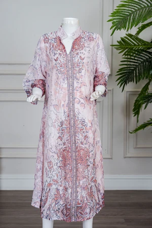 جلابية بناتي متعددة الألوان مزينة بزخارف ملونة و بفصوص ياقة عالية بقصة سبعة و بأكمام طويلة