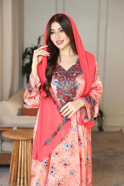 مخور نسائي اماراتي باللون الخربزي مشجر ياقة قصة سبعة و بأكمام طويلة مع طرحة