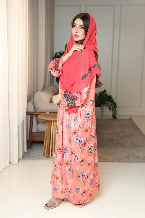 مخور نسائي اماراتي باللون الخربزي مشجر ياقة قصة سبعة و بأكمام طويلة مع طرحة