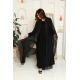 عباية نسائية لون أسود ياقة بقصة سبعة و طقطق من الأمام مزينة بقماش دانتيل