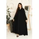 عباية نسائية لون أسود ياقة قصة سبعة بأزرار طقطق من الأمام و بأكمام بتطريزات هندسية مع طرحة