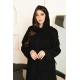 عباية نسائية لون أسود ياقة قصة سبعة بأزرار طقطق من الأمام و بأكمام بتطريزات هندسية مع طرحة