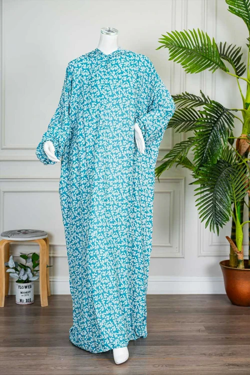 شرشف صلاة متعدد الألوان مشجر باللون الأبيض بسحاب مخفي من الأمام و زم من الأكمام مع طرحة متصلة