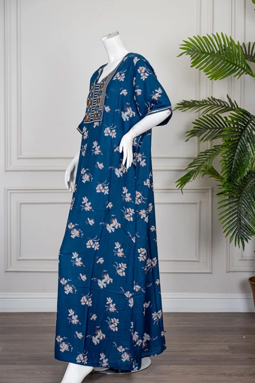 جلابية نسائي طويل لون أزرق مشجر ياقة بتطريز ملون و بأكمام قصيرة