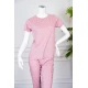 بيجاما نسائية قطعتين لون وردي مشجر بلوزة بياقة دائرية و بأكمام قصيرة مع بنطلون طويل