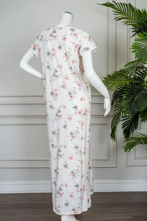 قميص نسائي طويل لون اوف وايت مشجر ياقة دائرية بأزرار من الأمام و بأكمام قصيرة