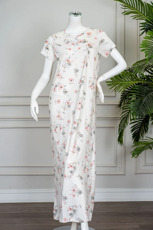 قميص نسائي طويل لون اوف وايت مشجر ياقة دائرية بأزرار من الأمام و بأكمام قصيرة