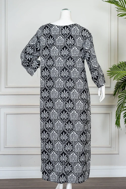 قميص نسائي طويل لون أسود و فضي مشجر ياقة بقصة سبعة و بأكمام طويلة