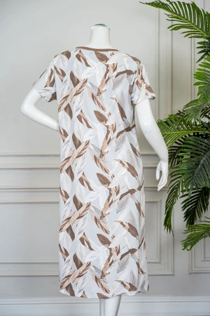 قميص نسائي ميدي لون رمادي مشجر باللون البني و البيج بياقة دائرية و أكمام قصيرة