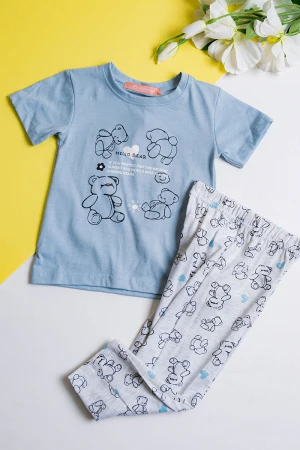 بيجاما بناتي قطعتين تيشيرت لون سماوي مزين برسومات و كتابات من الأمام مع بنطلون رمادي فاتح برسومات الدب و القلوب
