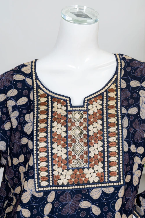 قميص نسائي طويل لون كحلي مشجر ياقة بكلفة مطرزة من الأمام و بأكمام طويلة